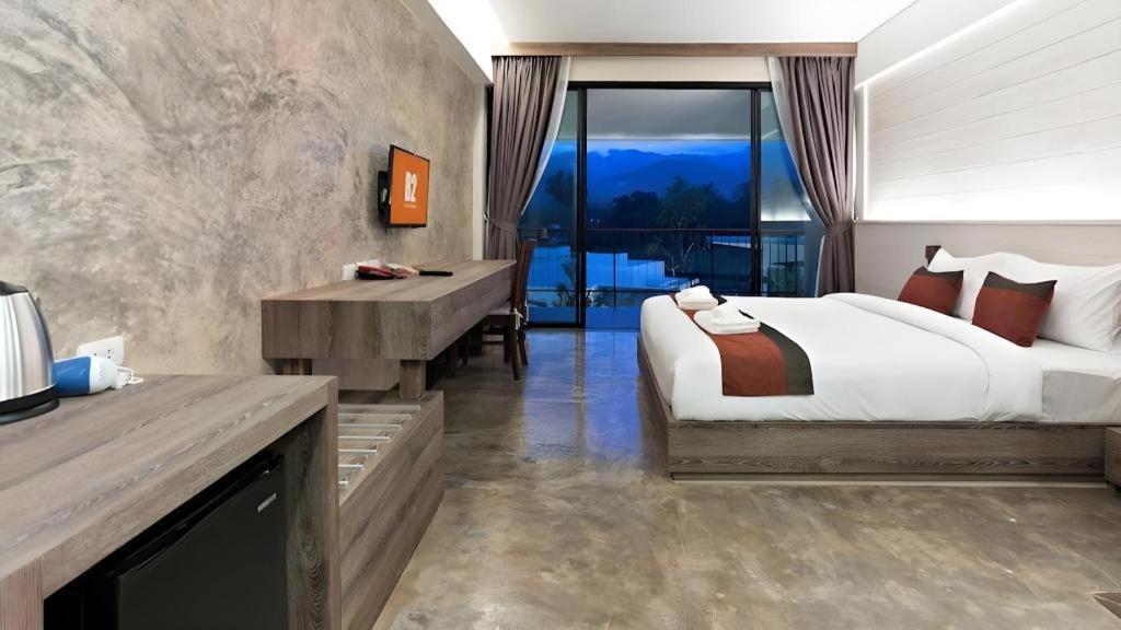 B2 Mae Hong Son Premier Hotel Esterno foto