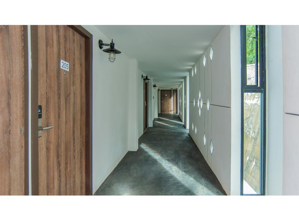 B2 Mae Hong Son Premier Hotel Esterno foto