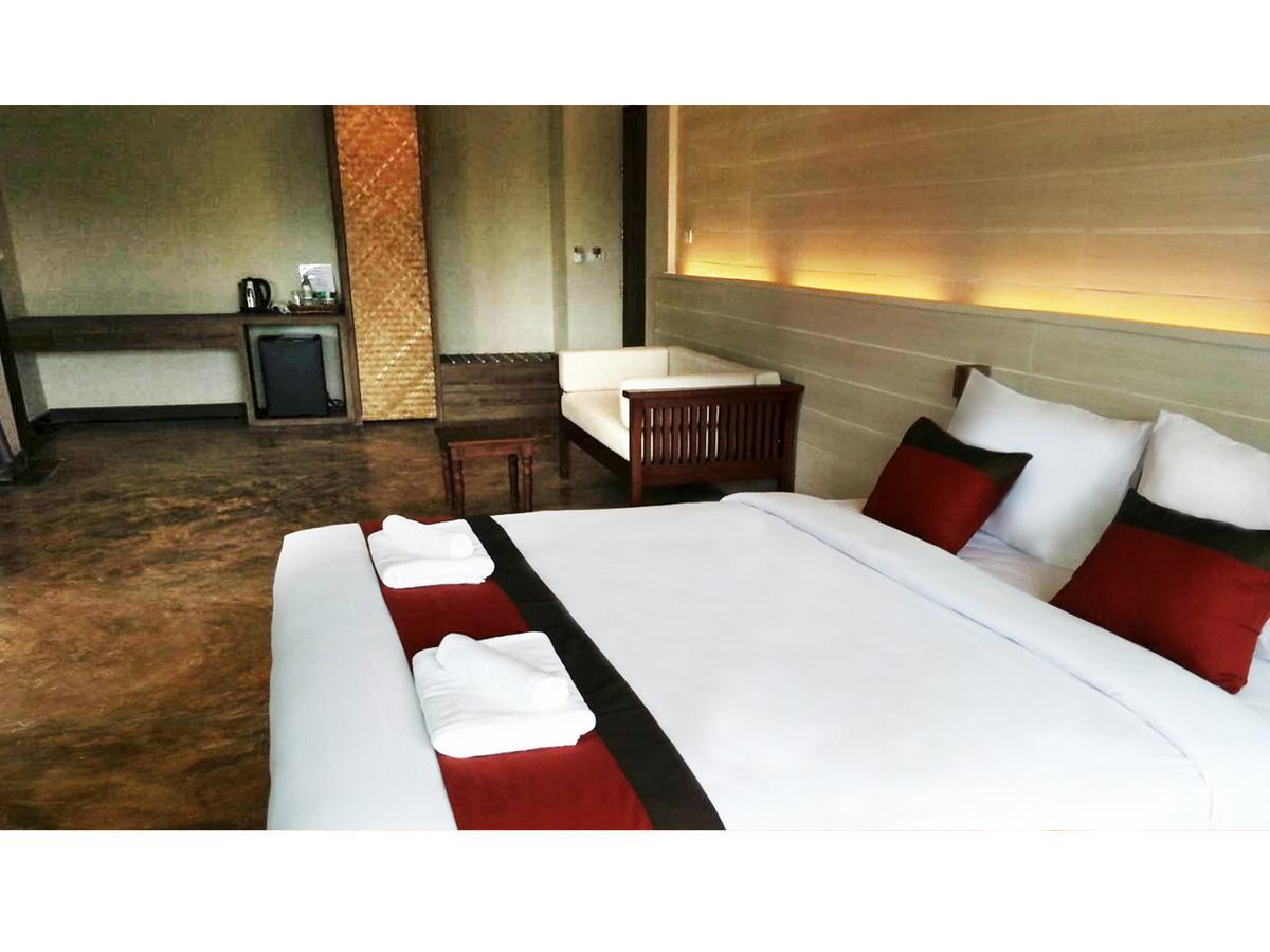 B2 Mae Hong Son Premier Hotel Esterno foto
